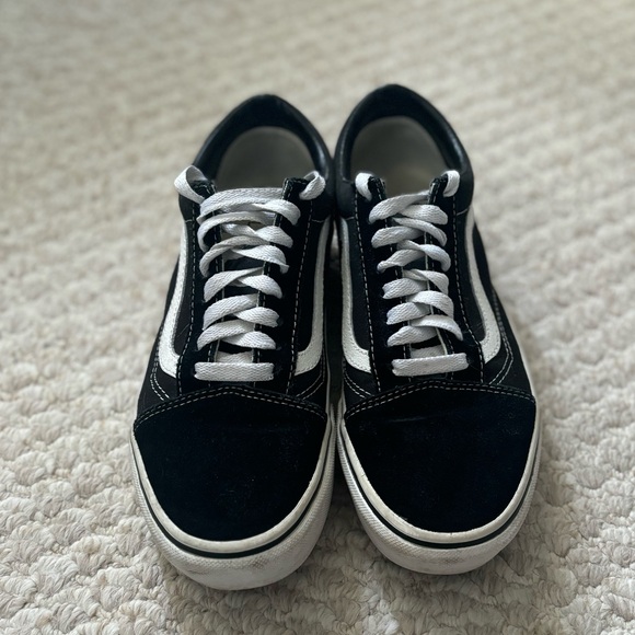 Vans Old Skool Shoes - Picture 4 of 4